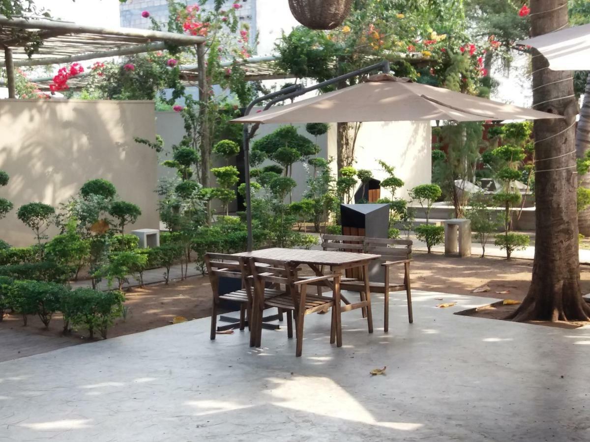 Liv Inn Guest House Maputo Exterior photo